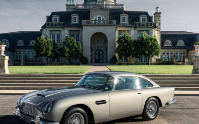 10# L’Aston Martin DB5, l’auto conçue pour satisfaire les plus exigeants.